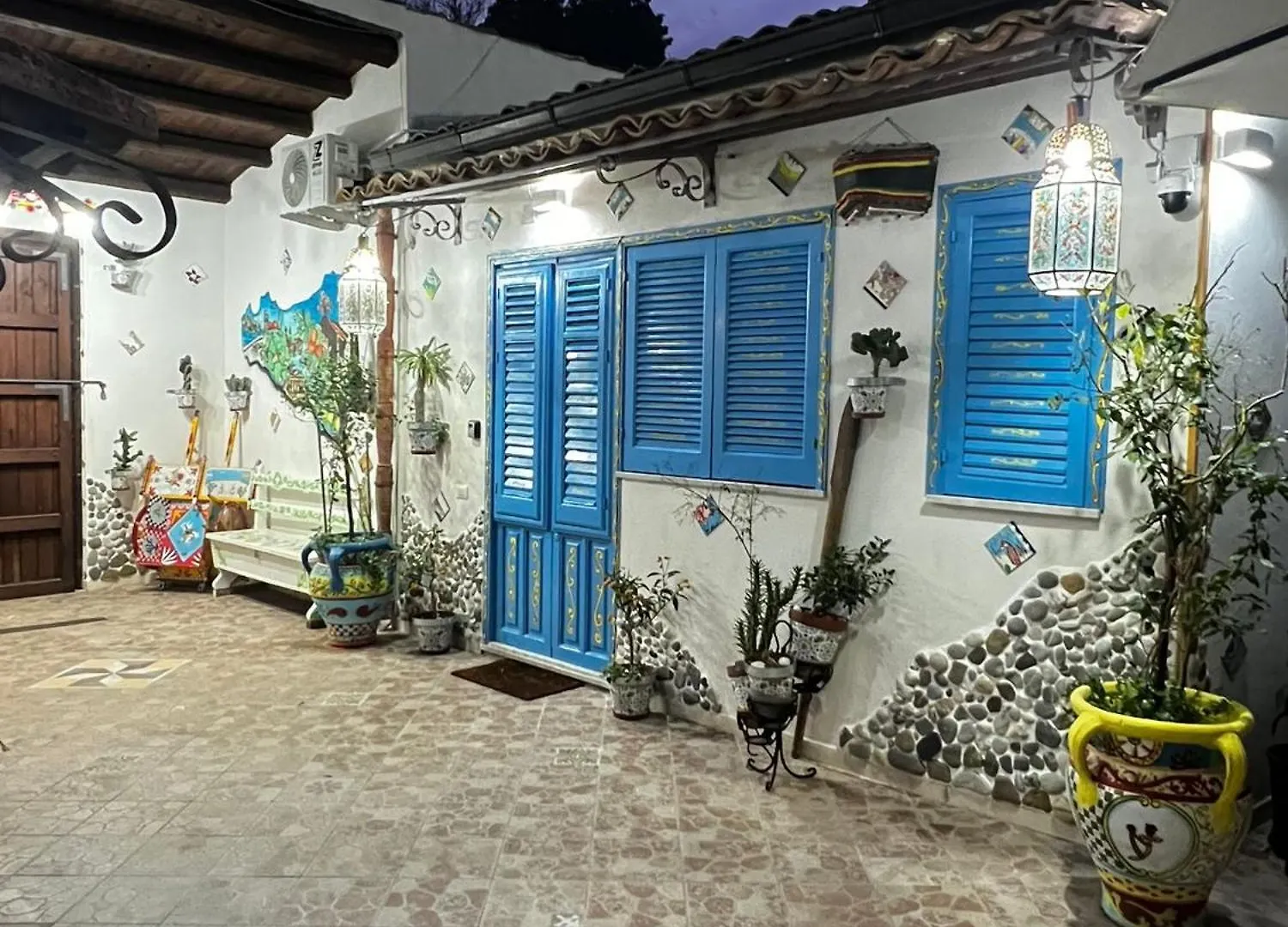 Cortile Siciliano Apartment Palermo 0*,  Italy